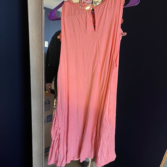 Dress - Picture 2 of 3